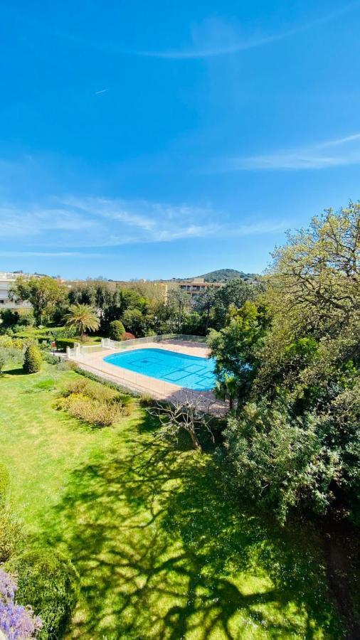 Charming Studio With Pool In Saint Tropez Lägenhet Exteriör bild